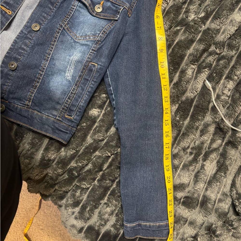 Super Cute Denim Jacket - Picture 3 of 5